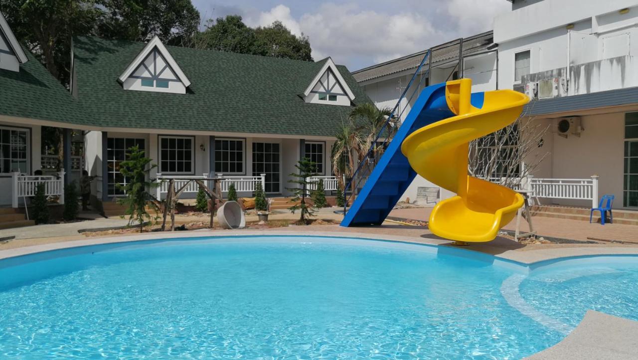 English Resotel : อิงลิช รีโซเทล Nakhon Szi Thammarat Kültér fotó